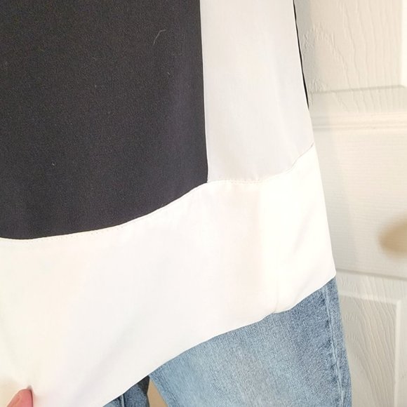 Woman's Top Short Sleeve Black with White Small Petite - Picture 4 of 12